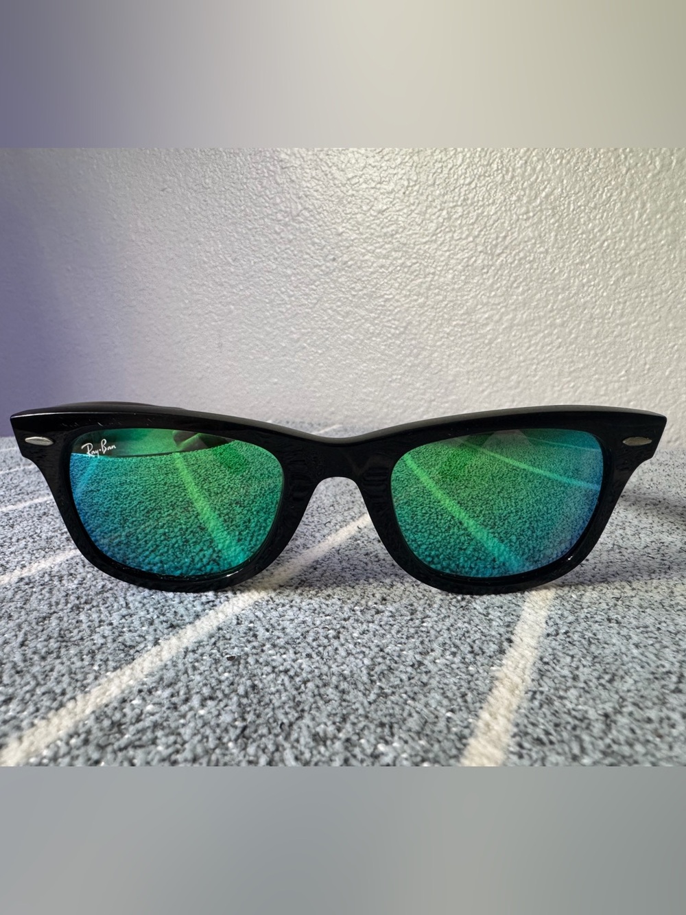 Ray Ban Wayfarer polarized mirrored lenses green
